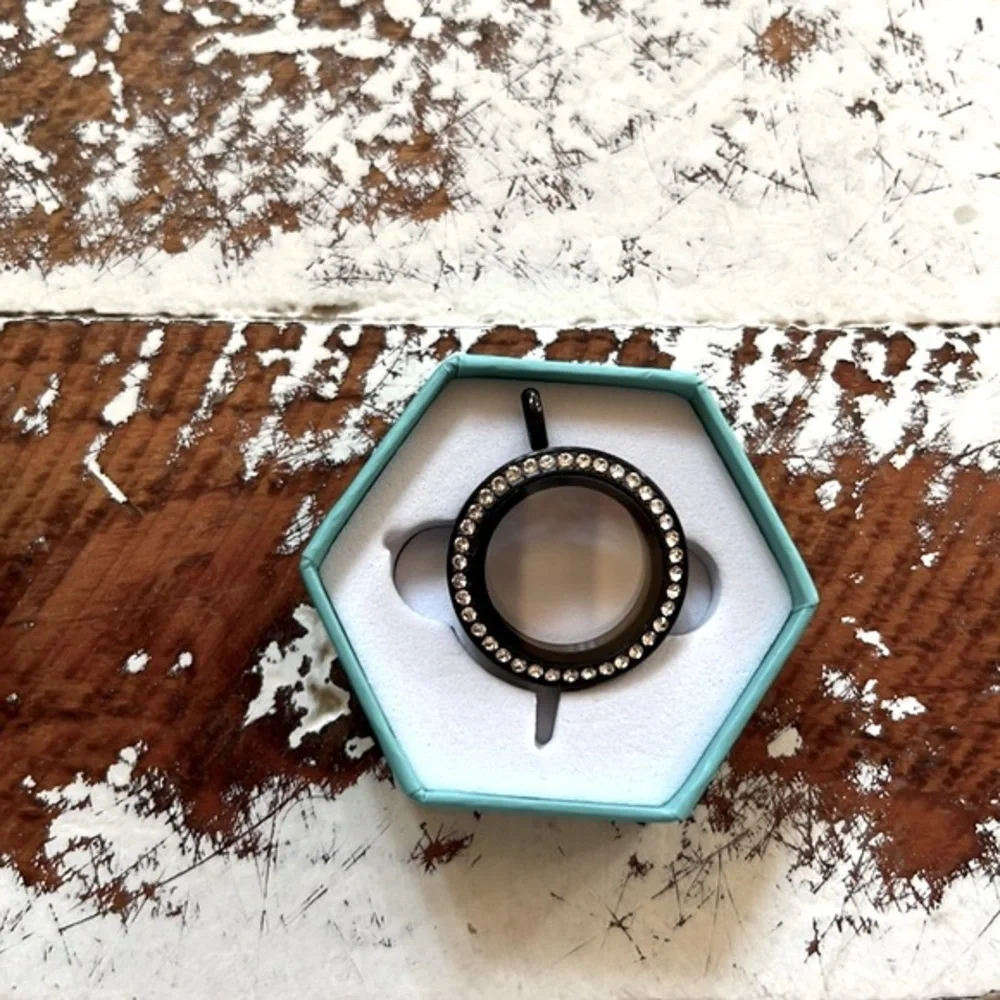 NEW ORIGAMI OWL Posh Locket Face-Med Black Face w/Crystals by Swarovski BZ3004 - Picture 2 of 4